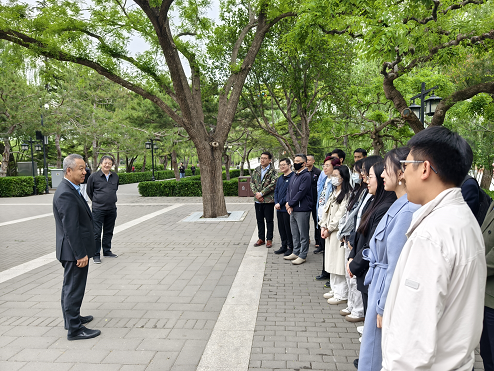 華夏金租與北京信托聯合開展陶然亭公園紅色教育主題團青活動